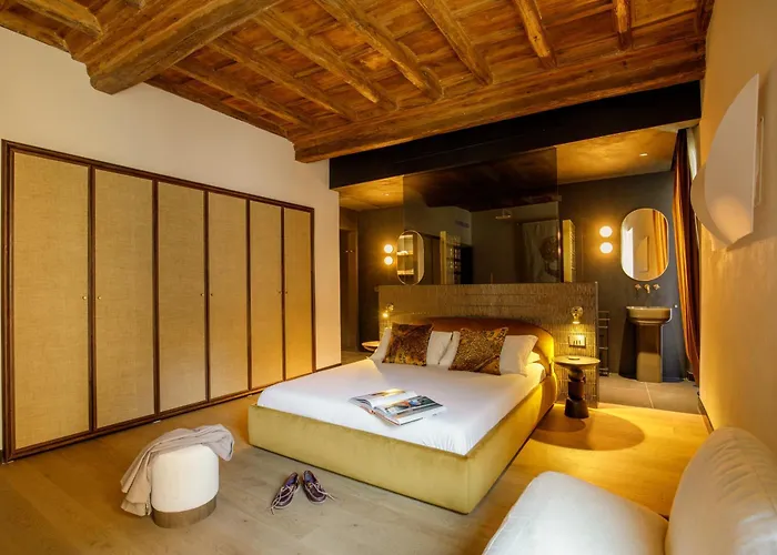 Daplace - Palazzo Serpe Near Colosseum Rzym