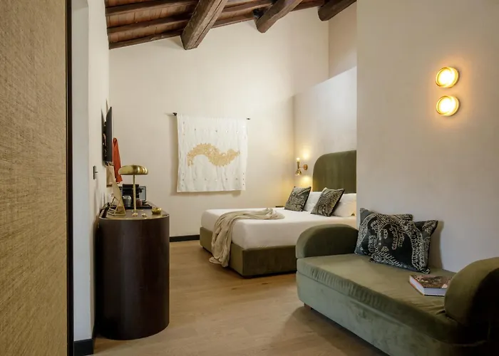Pensjonat Daplace - Palazzo Serpe Near Colosseum 4*