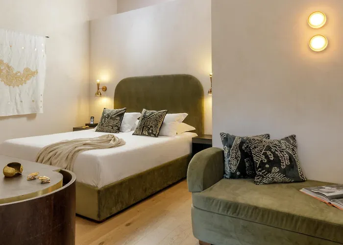 Daplace - Palazzo Serpe Near Colosseum 4*